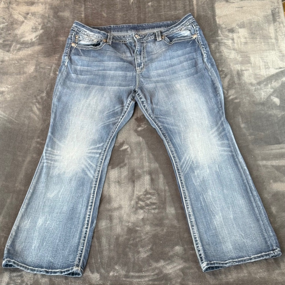 Miss Me Curvy Bootcut Jeans Medium Wash Embellished Flap Pocket Size 31